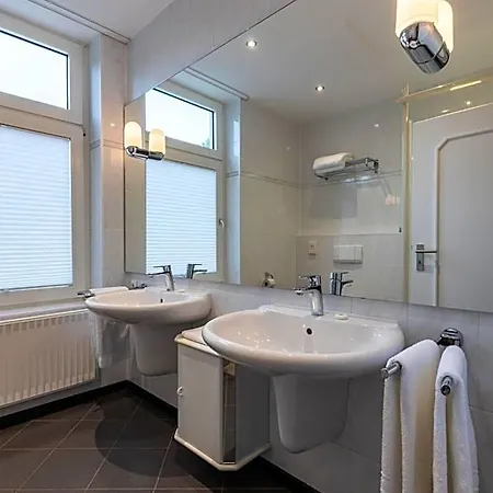 Wittekindsquelle 3*